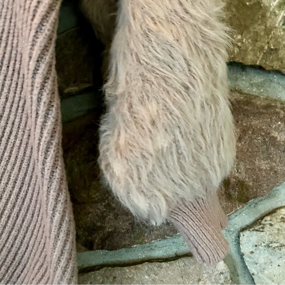 Mystic faux fur sleeved viscose knit sweater size medium creamy grey - Picture 5 of 8